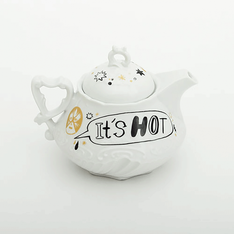 NAGAE Porcelain with lettering and drawing designed by Carolin Loebbert