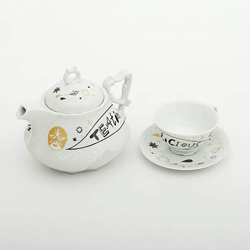 NAGAE Porcelain with lettering and drawing designed by Carolin Loebbert